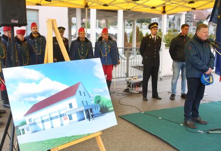 TEMELJNI KAMEN DOMA ZAŠČITE IN REŠEVANJA Z MEDGENERACIJSKIM CENTROM RAKEK 09 FOTO LJUBO VUKELIČ